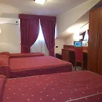 Pisani 3*
