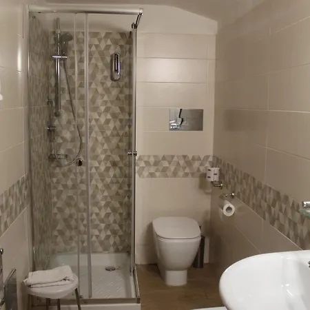 Pisani 3*